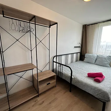 Le Jules Verne, Proche De La Gare Apartamento *